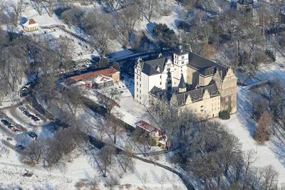 Das Wolfsburger Schloss im Schnee